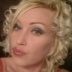 Meet your Posher, Chrissy